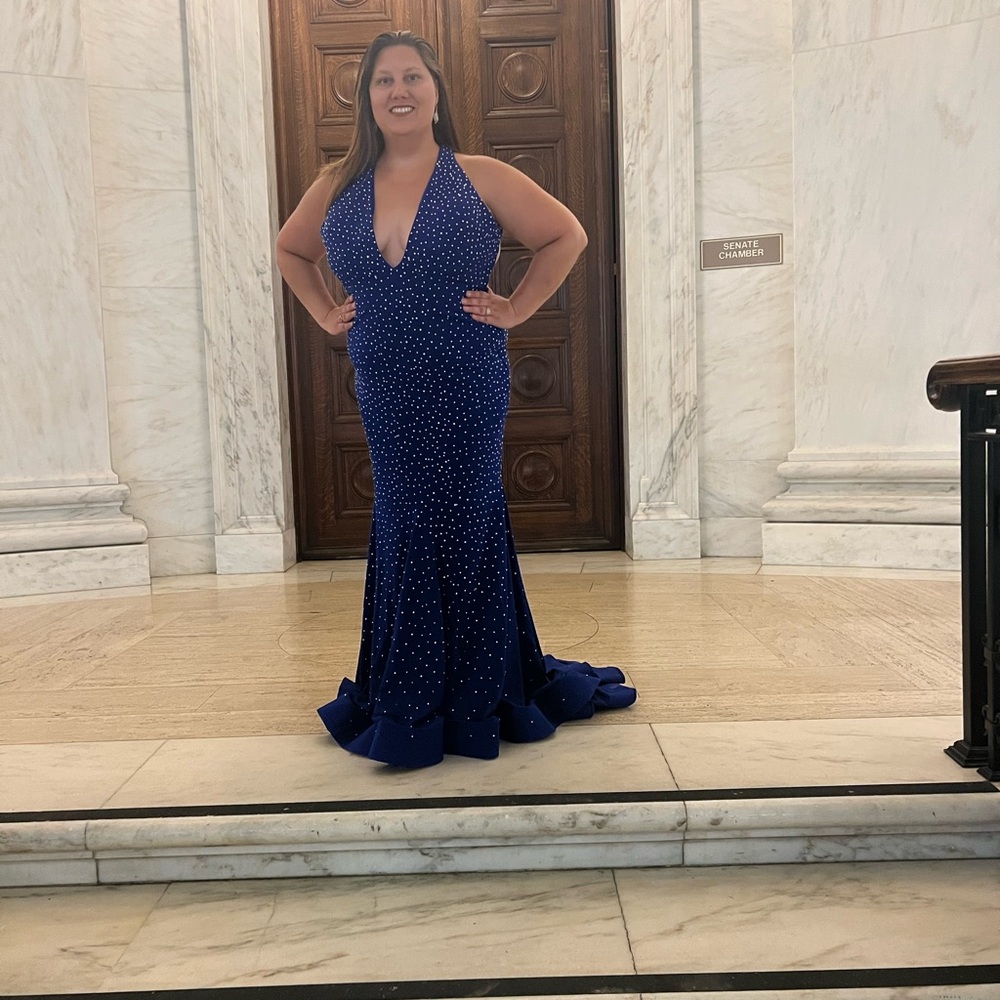 Elegant Blue Evening Gown